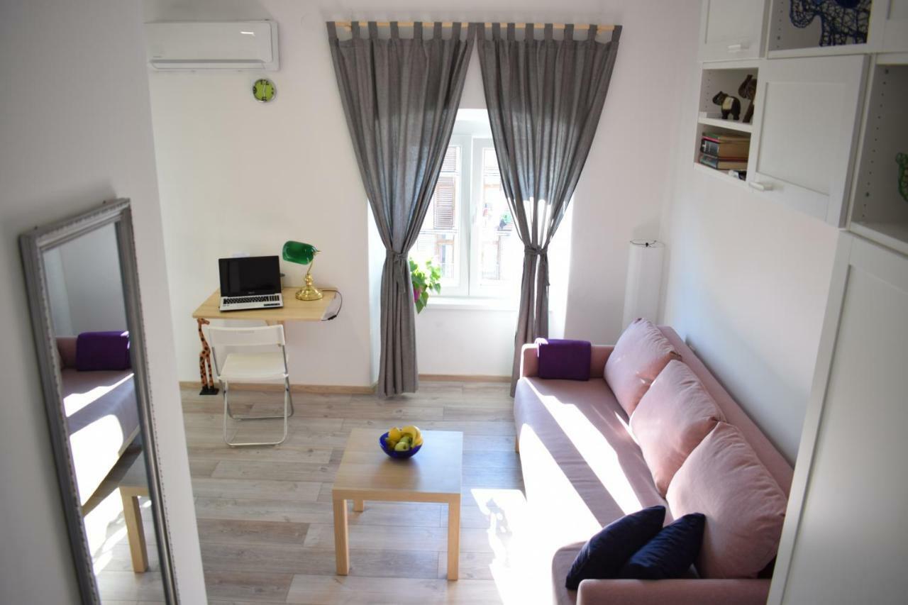 Apartman "Nicole" Pula Buitenkant foto